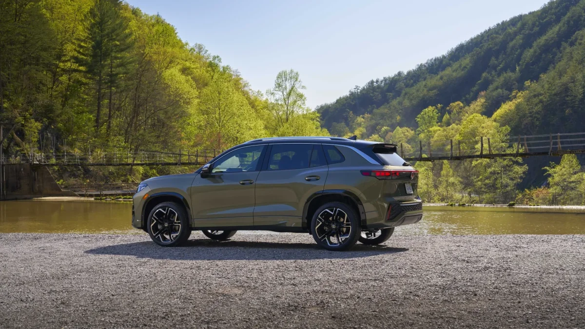 2026 Volkswagen Tiguan offers luxurious features at a lower price than RAV4