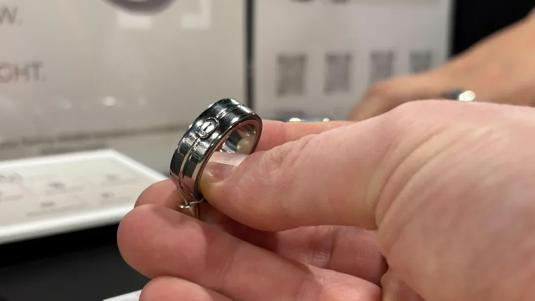AI Smart Ring Revolutionizes Meeting Efficiency with Real-Time Audio Insights