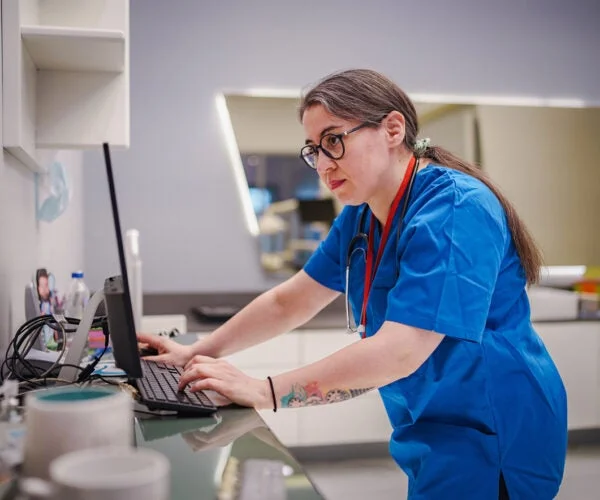 AI System Revolutionizes Clinical Decision-Making, Leveling the Field for Medical Students