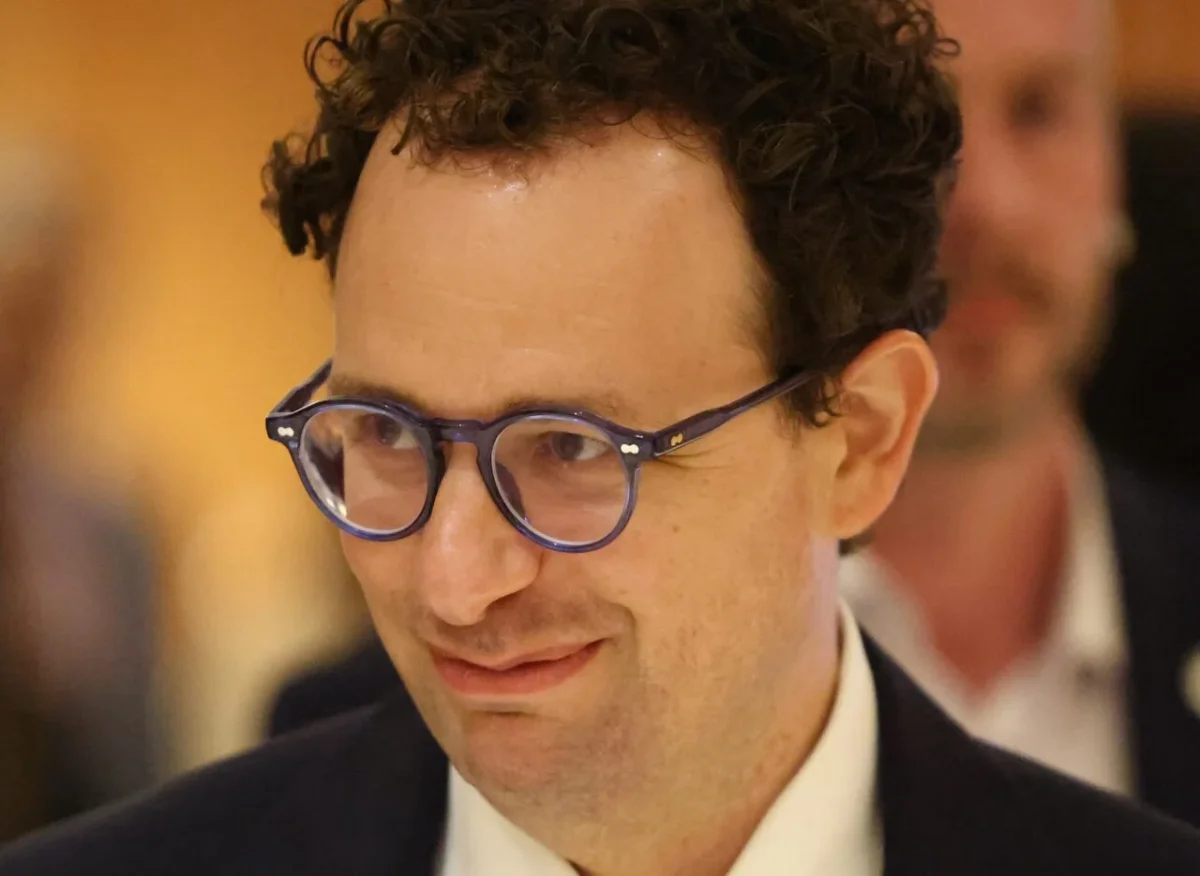 Anthropic Surpasses OpenAI in Valuation, Reshaping AI Industry Landscape