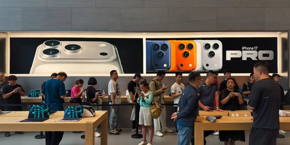 Apple poised to capitalize on Samsung's phone delay, transforming market dynamics this year
