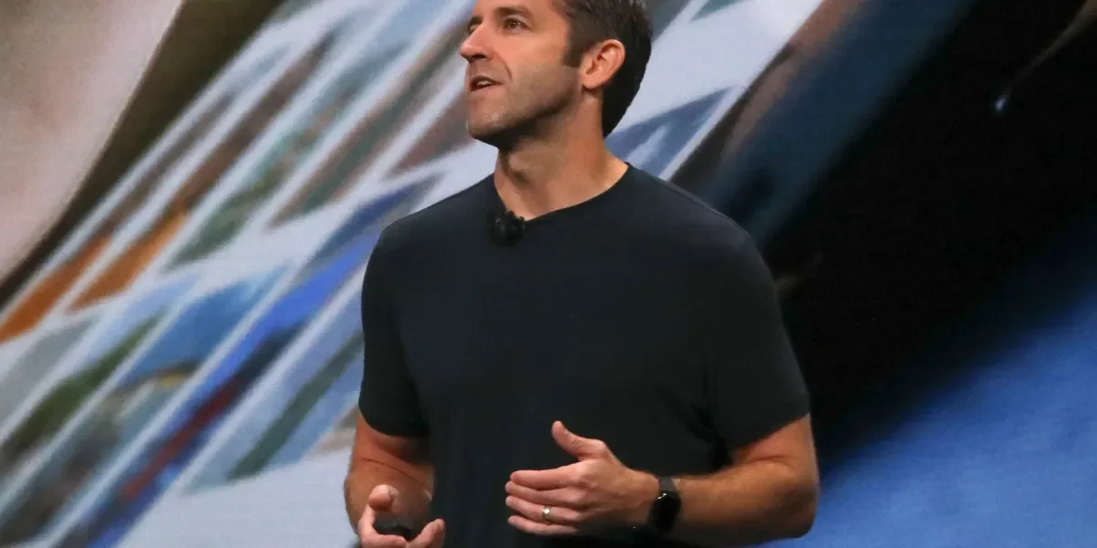 Apple's Future in Ternus' Hands: 25-Year Veteran Steps Up Amid Leadership Shift