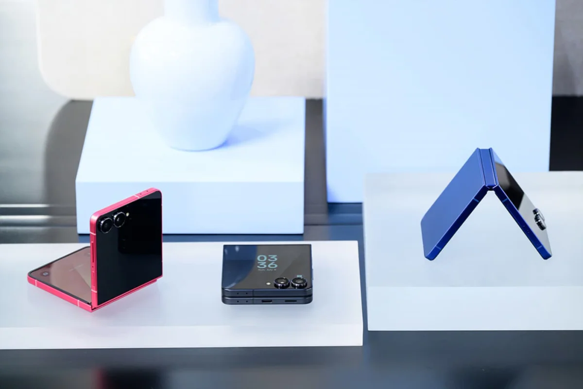 Apple's Next Foldable iPhone Takes Shape: Clamshell Design Gains Traction