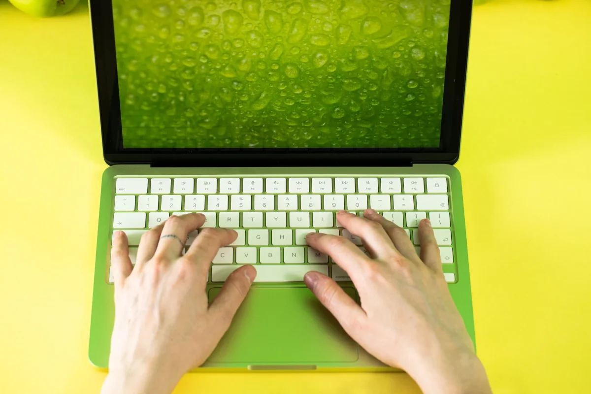 Apple's Spare Parts Offer New Customization Options for MacBook Neo Users