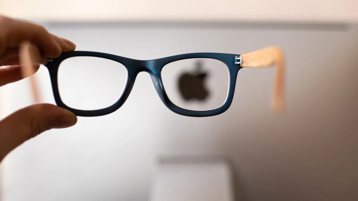 Apple's Upcoming Smart Glasses Set to Challenge Meta's Dominance in Privacy Tech