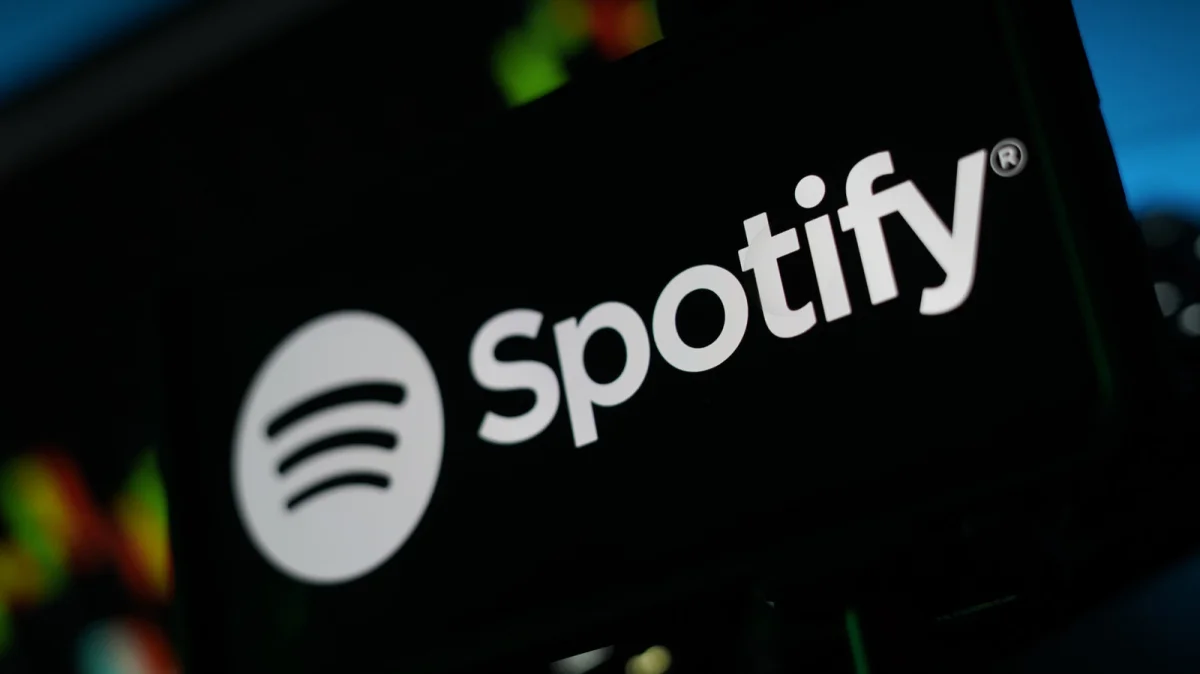 Apple's video podcast technology reshapes competition as Spotify and others adopt new features