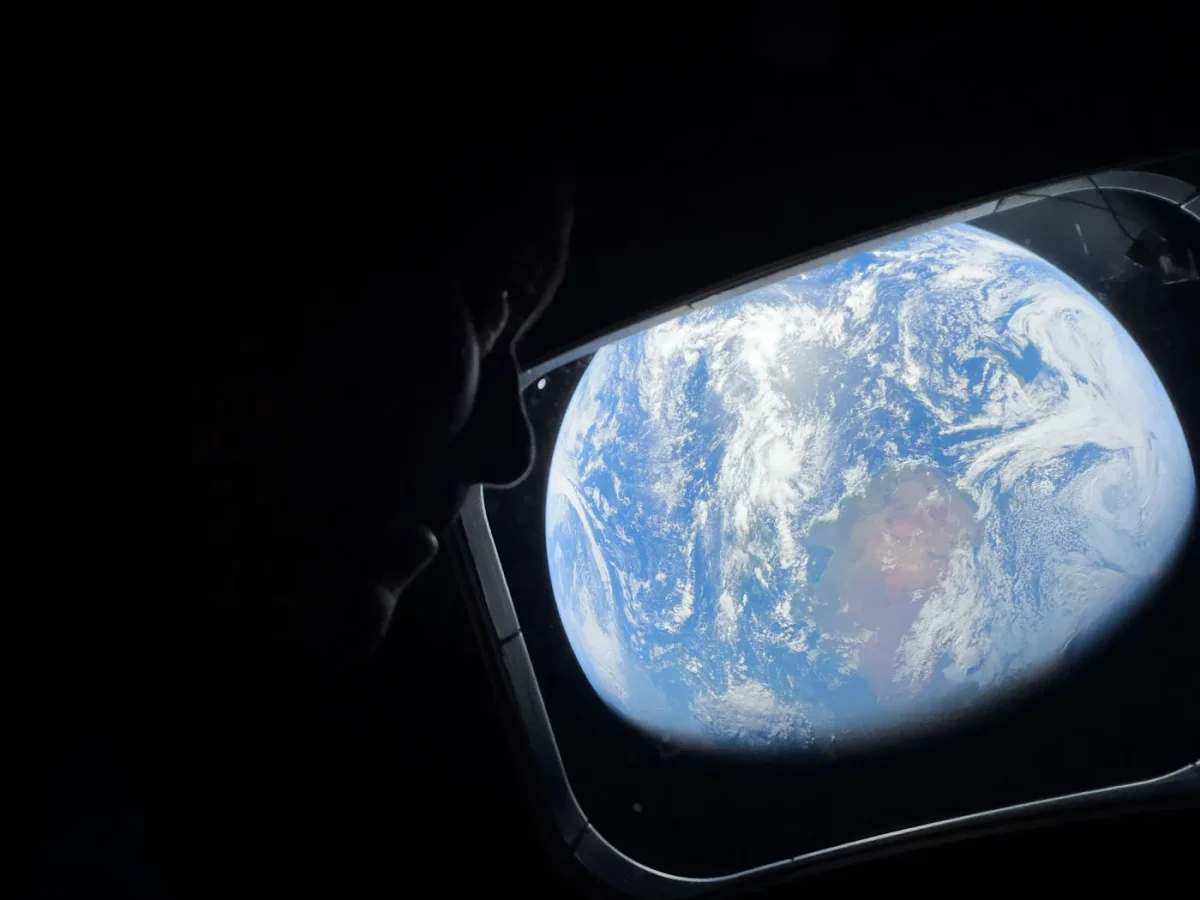 Artemis II Astronauts Capture Stunning Views of Earth, Showcasing Mission's Scope