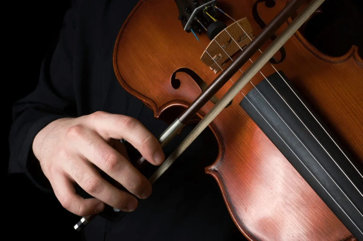 Canadian Musician Faces Gig Cancellation Due to Google AI Mislabeling Controversy