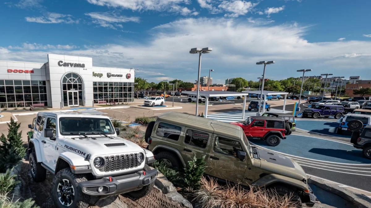 Carvana's first test drive center opens, signaling shift in car buying experience
