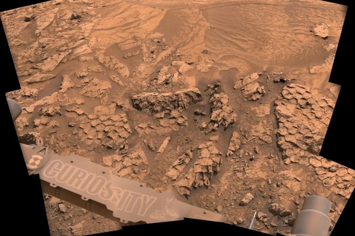 Curiosity Rover's Fish-Scale Discovery Raises Questions About Martian Environment