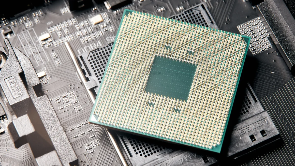 Debunking the Myths: Why Replacing CPU Thermal Paste Can Backfire for Gamers