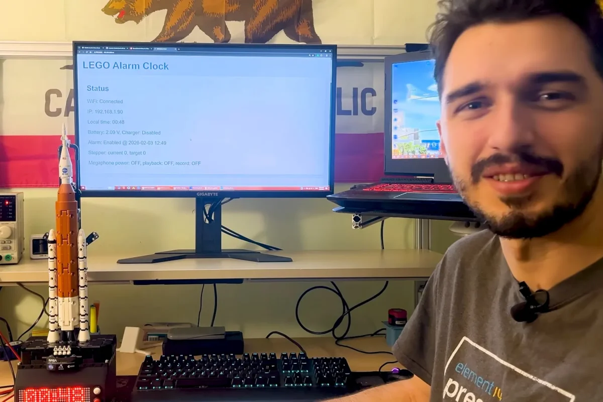 DIY Enthusiast Transforms Lego NASA Artemis SLS Set into Functional Alarm Clock