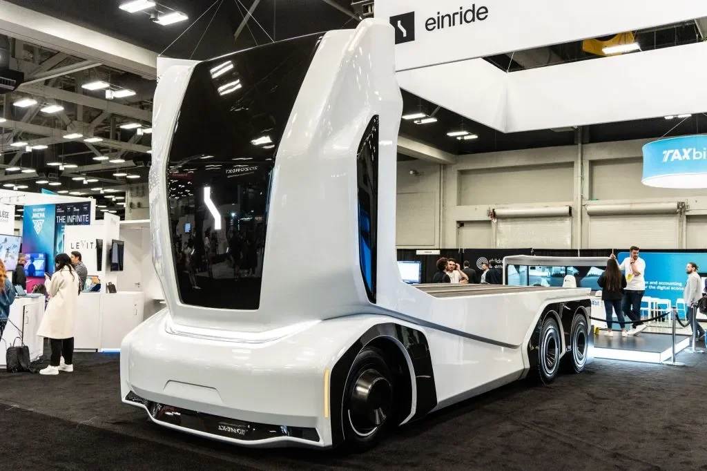 Einride's $113M PIPE fuels competition in autonomous trucking market ahead of IPO