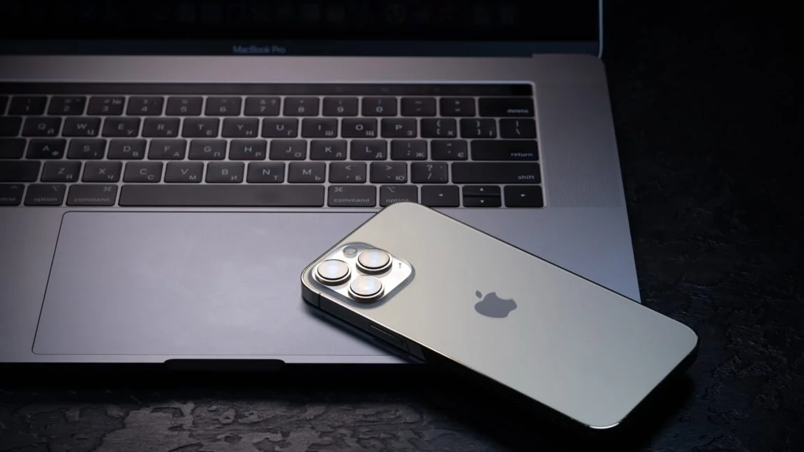 FBI faces challenges accessing journalist's iPhone due to Apple's Lockdown Mode