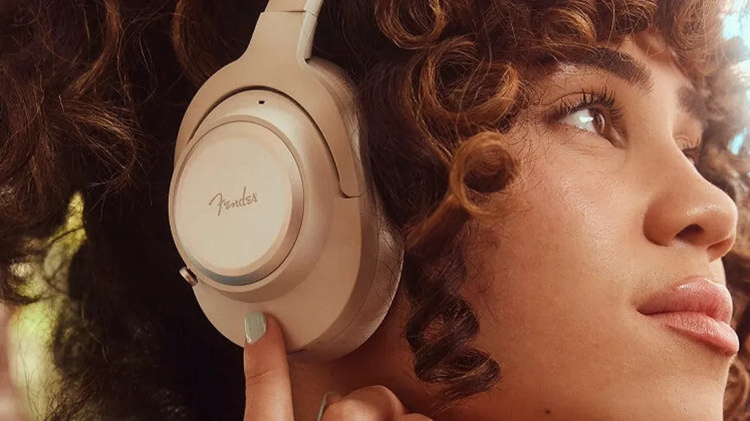 Fender's Wireless Headphones Redefine Audio Longevity for Musicians on the Go