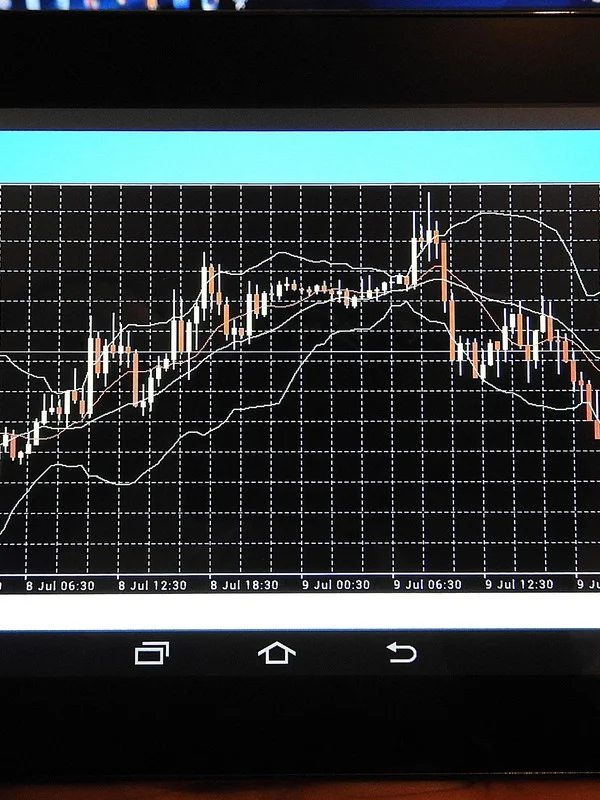 FICO's AI Credit Scoring Revolutionizes Lending Landscape, Boosting Stock Prices