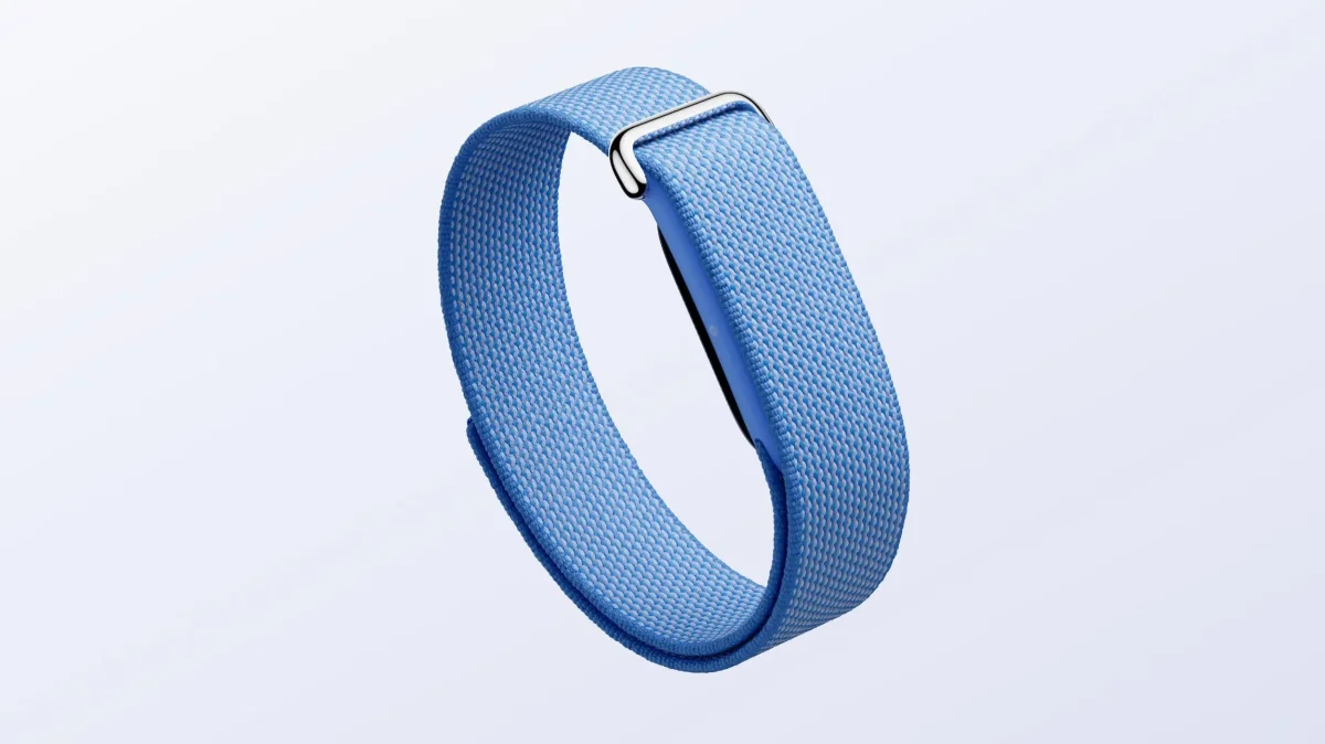 Fitbit Air's New Features Challenge Whoop's Dominance in Wearable Fitness Tech