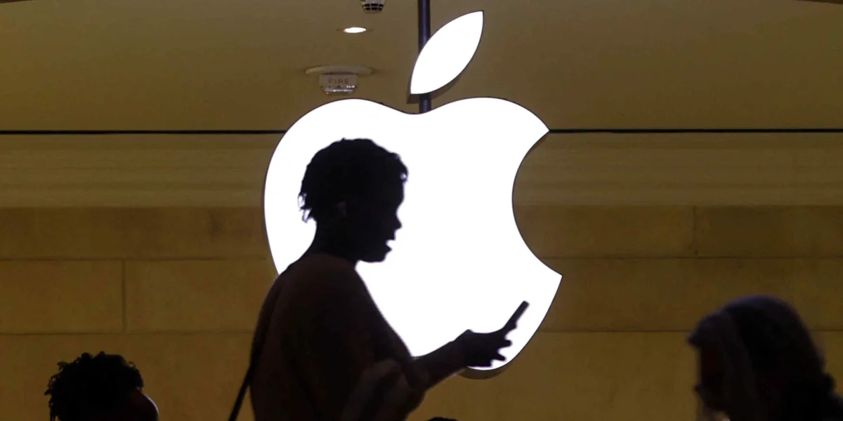 Foldable iPhone faces engineering hurdles, raising concerns over release timeline