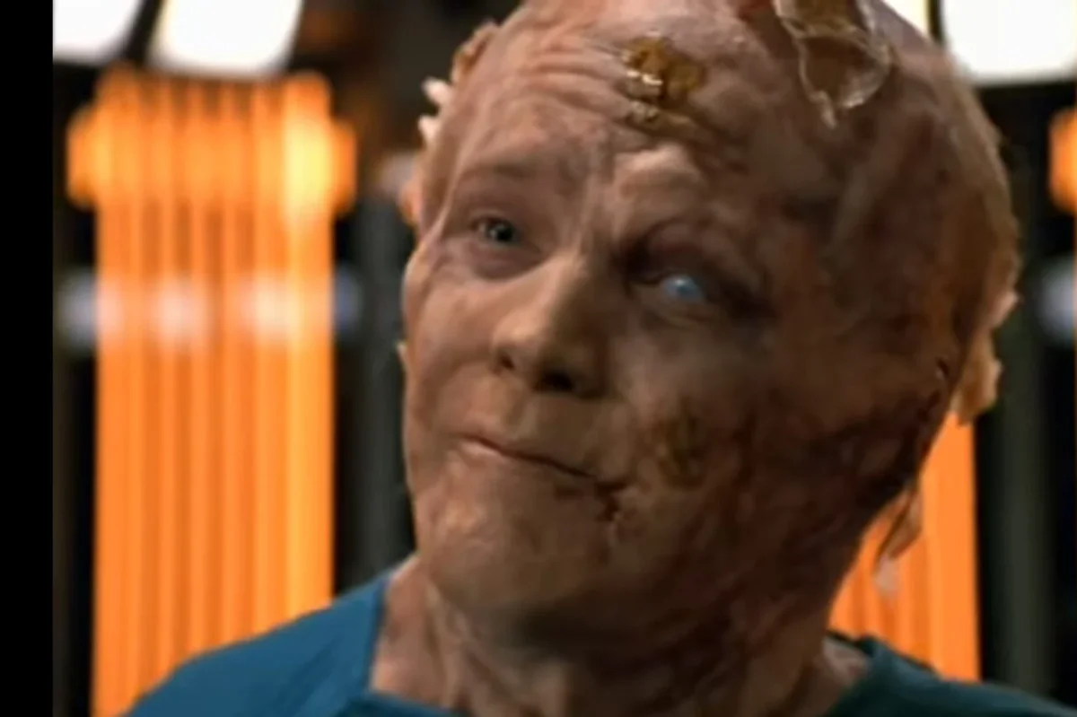 How 'Star Trek: Voyager' Fans Celebrate 30 Years of Its Most Iconic Scene