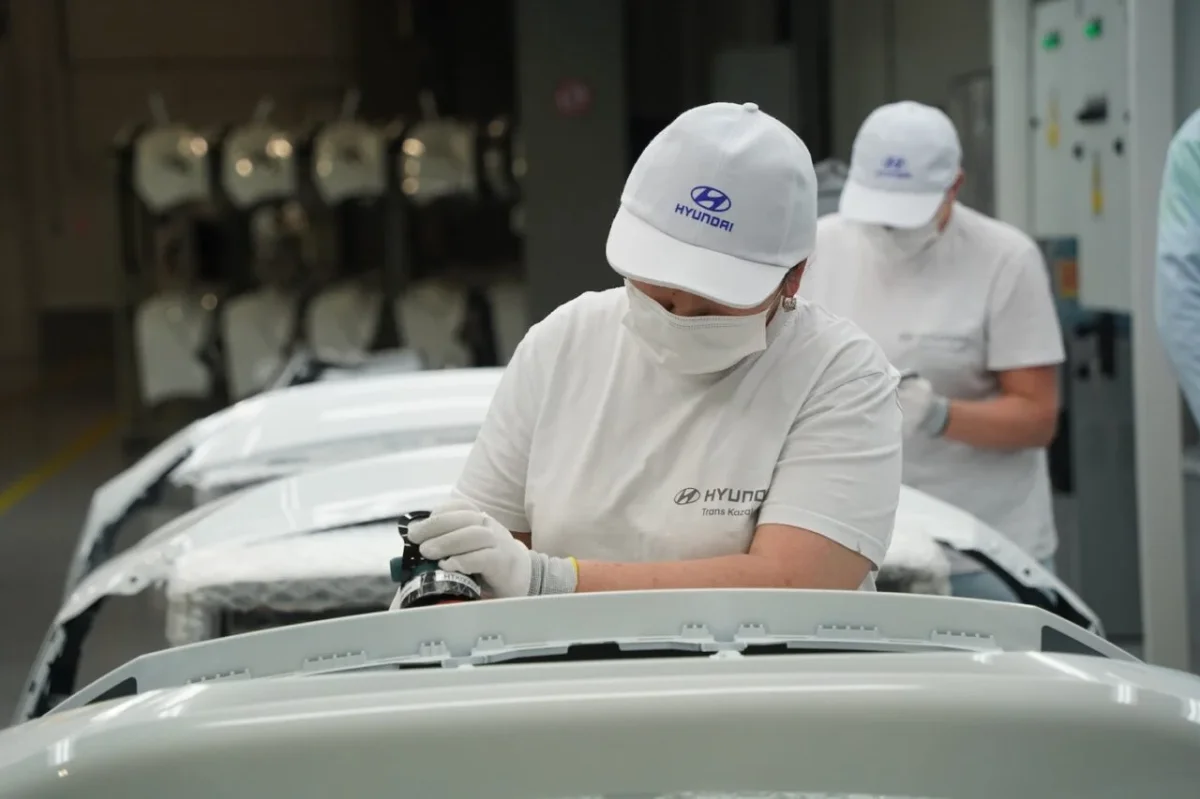 Hyundai and Boston Dynamics Challenge Tesla's Dominance in Robotics Innovation