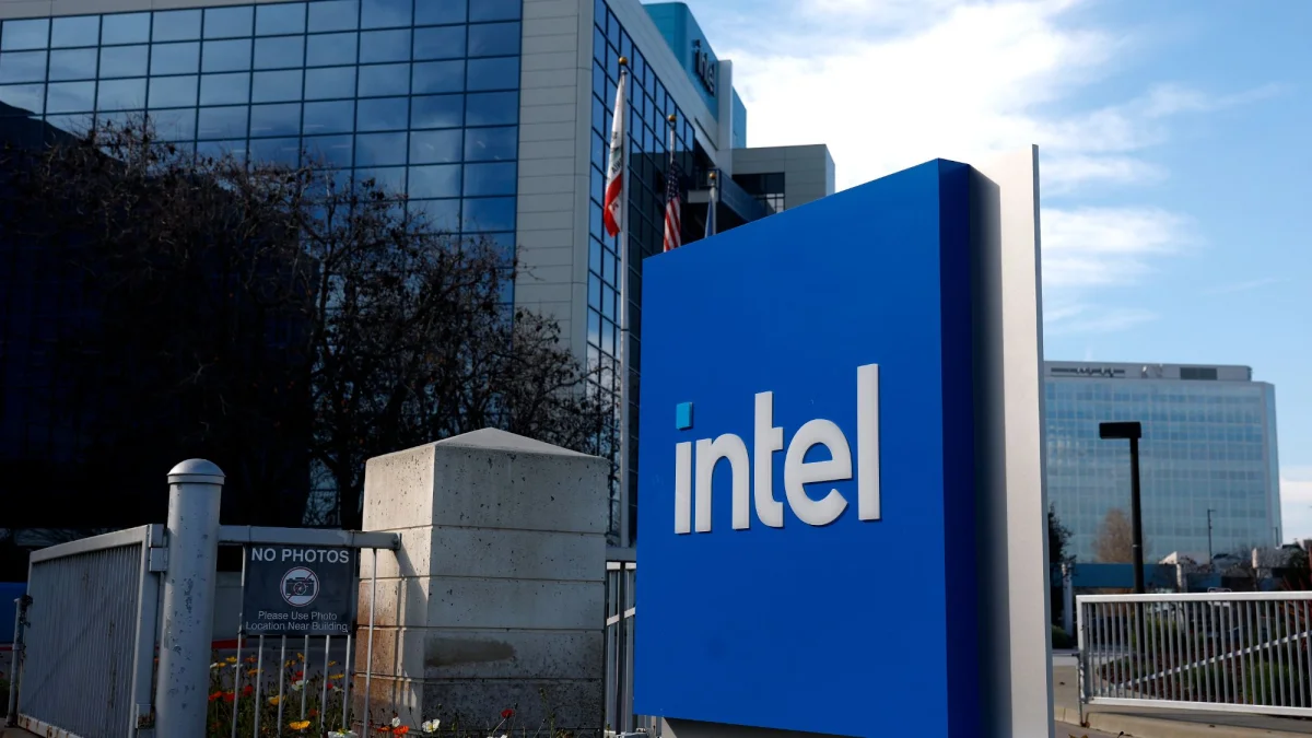Intel's Advanced Chip Packaging Services Could Reshape Tech Partnerships with Google and Amazon
