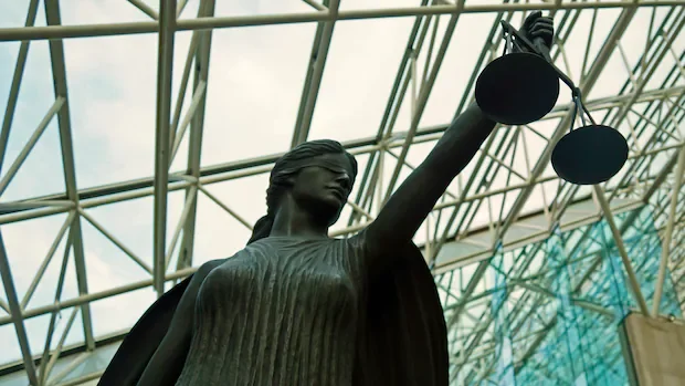 Investor's $415 million loss raises questions about bank's advisory practices