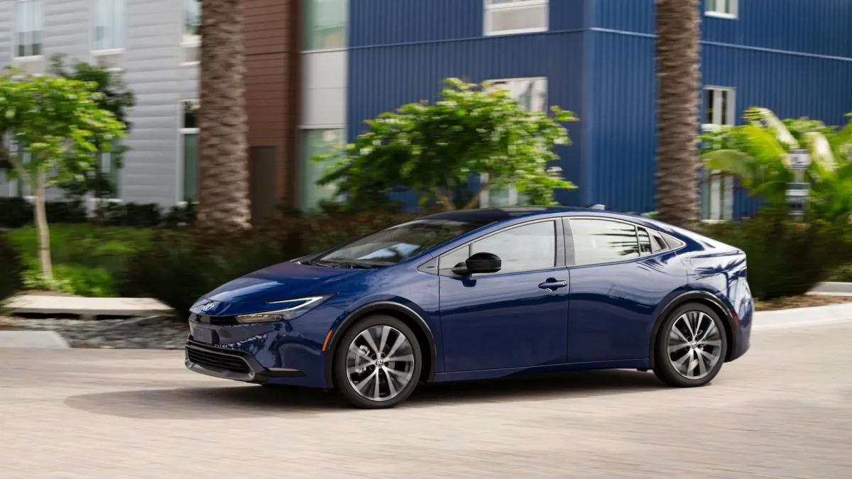 Japanese Hatch Dominates Fuel Efficiency Race, Leaving Competitors Behind
