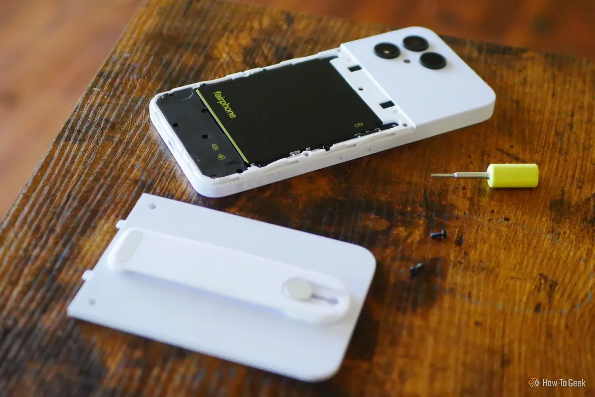 Niche smartphones bring back removable batteries and microSD cards for loyal users