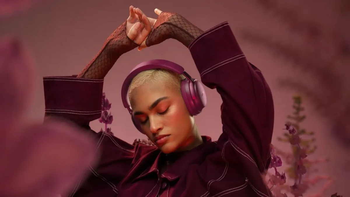 Noise-Canceling Headphones Offer Ultimate Escape from Holiday Chaos