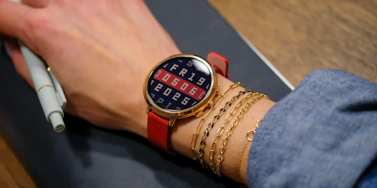 Pebble Round smartwatch returns at $199, promising major enhancements for users