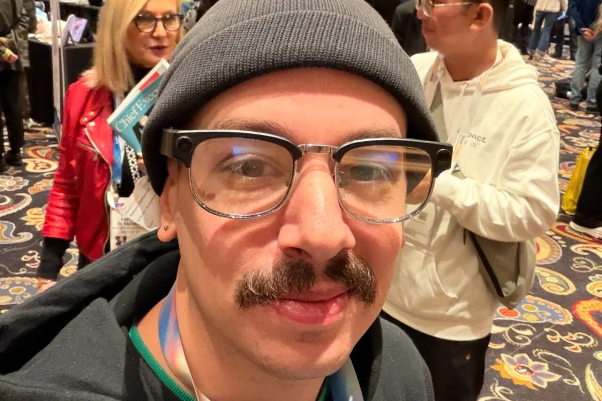 Pet Owners Skeptical as Smart Glasses Claim to Translate Animal Smells