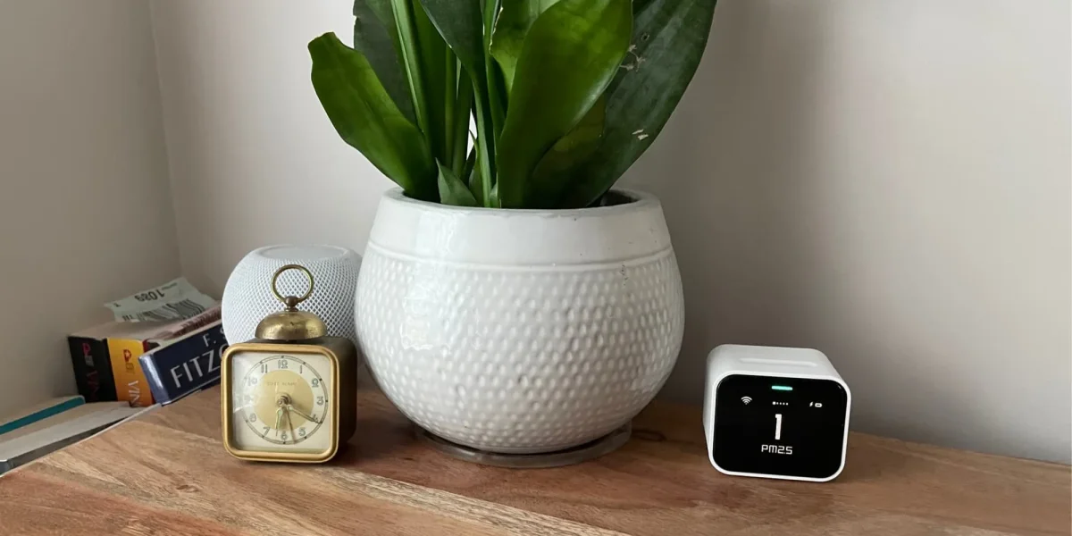 Qingping Air Monitor Lite merges retro design with modern Apple Home climate features