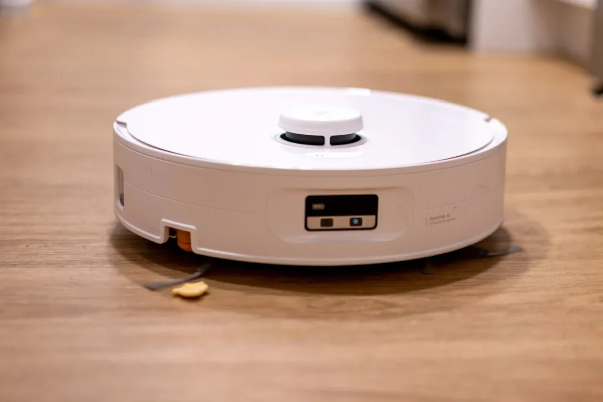 Roborock's Qrevo Curv 2 Flow Redefines Mopping for Open Floor Plans