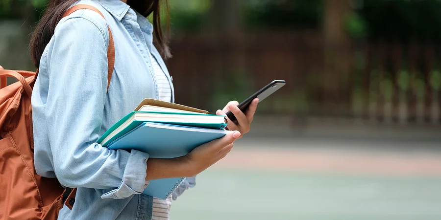 Seattle Schools' New Cellphone Rules Impact Students Differently Amid Rising Concerns