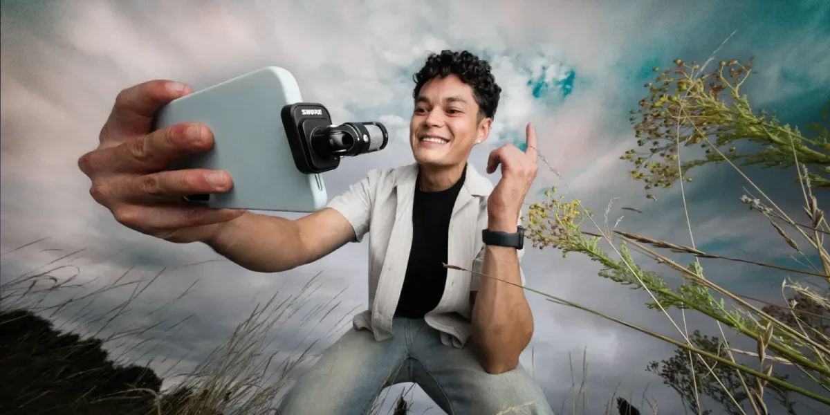 Shure MV88 enhances mobile audio for creators, competing with top smartphone mics