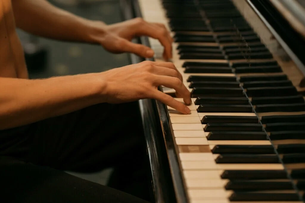 Skoove Offers $150 Lifetime Piano Lessons, Halving Subscription Costs for Musicians