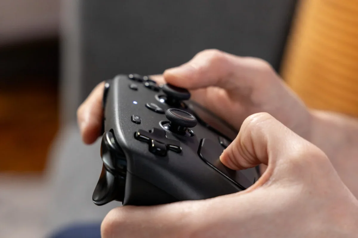 Steam Controller's unique Easter egg surprises gamers when dropped, boosting user experience