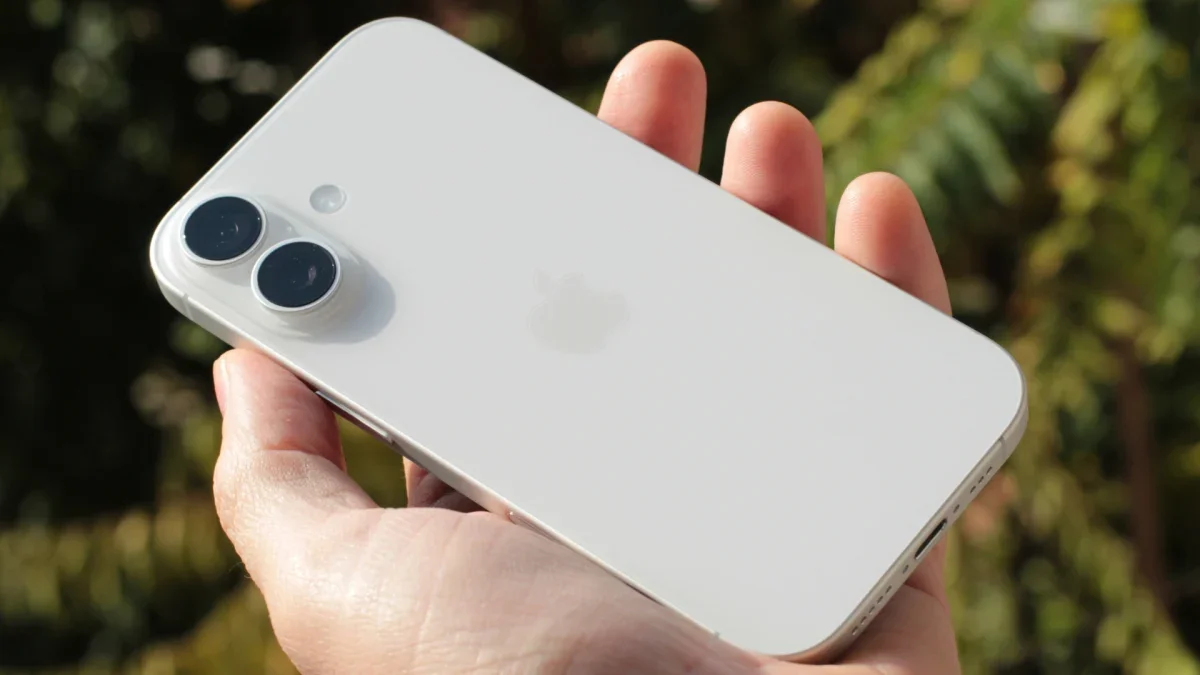 T-Mobile's bold move to offer free iPhone 17 could reshape smartphone market dynamics
