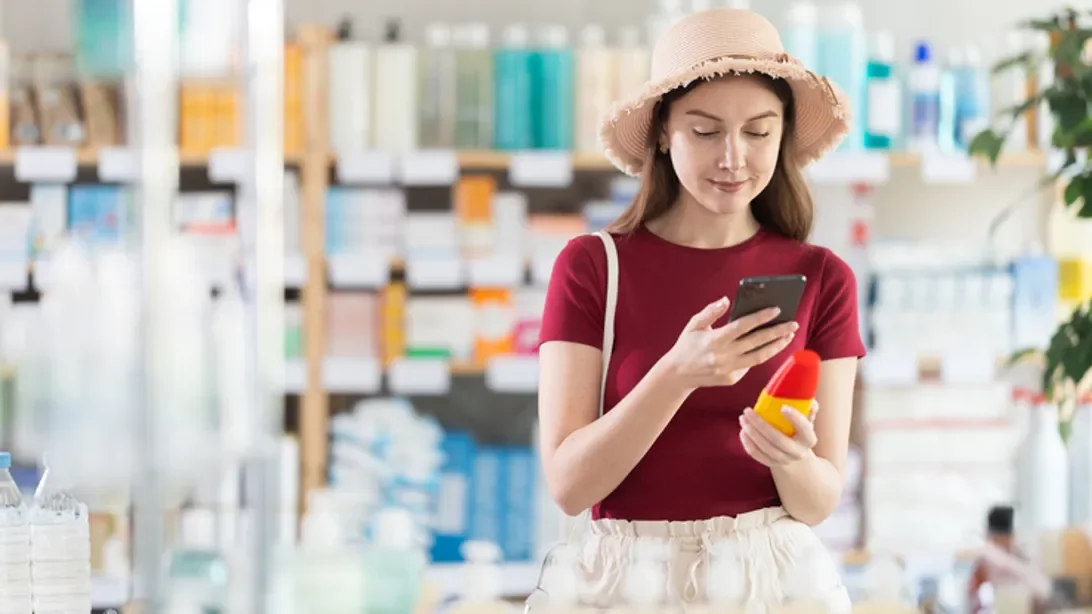 TikTok Users Face Health Risks as Sunscreen Myths Outpace Accurate Information