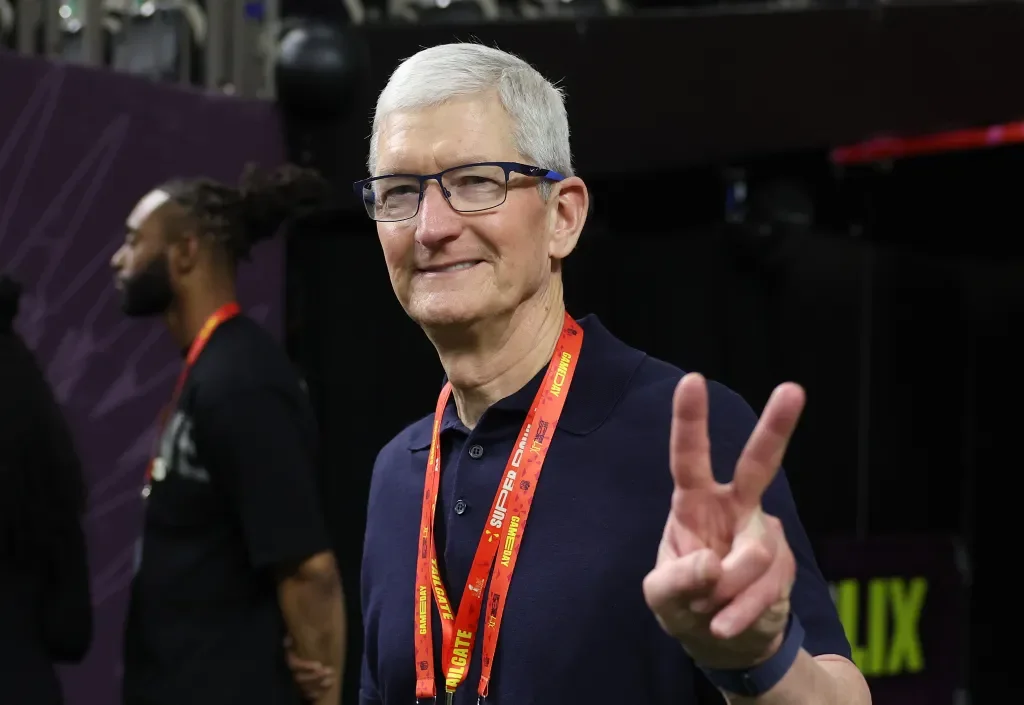 Tim Cook's $74.3M Pay for 2025 Reflects Apple's Stability Amid Market Challenges