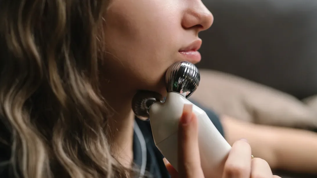 Top Microcurrent Devices of 2026 Promise Youthful Skin Transformations