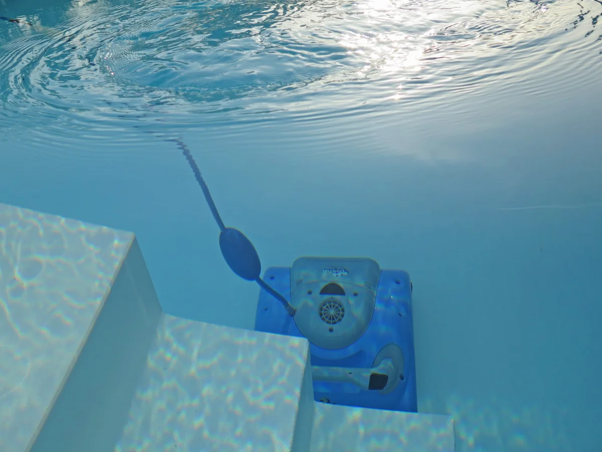 Top Robotic Pool Cleaner for Large Inground Pools Promises 4-Hour Efficiency
