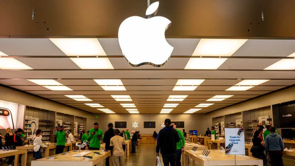 Union Voices Anger as Apple Shutters Towson Town Center Store, Job Losses Loom