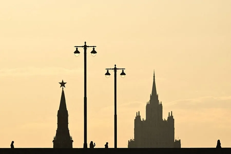 U.S. Allegations Suggest Kremlin Officials Face Phone Surveillance Challenges