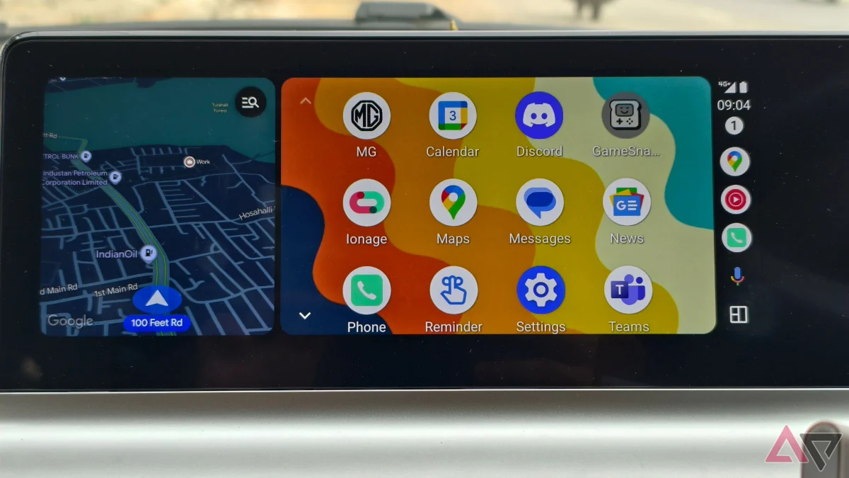Users struggle with Android Auto as voice command issues persist, affecting driving safety