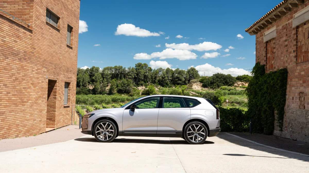 Volvo EX60 aims to disrupt luxury SUV market with smooth ride at $60k price point