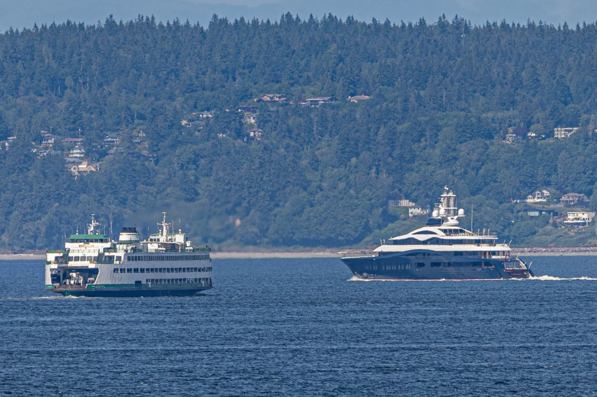 Zuckerberg's Superyacht Causes Stir in Seattle as It Outshines Local Ferries